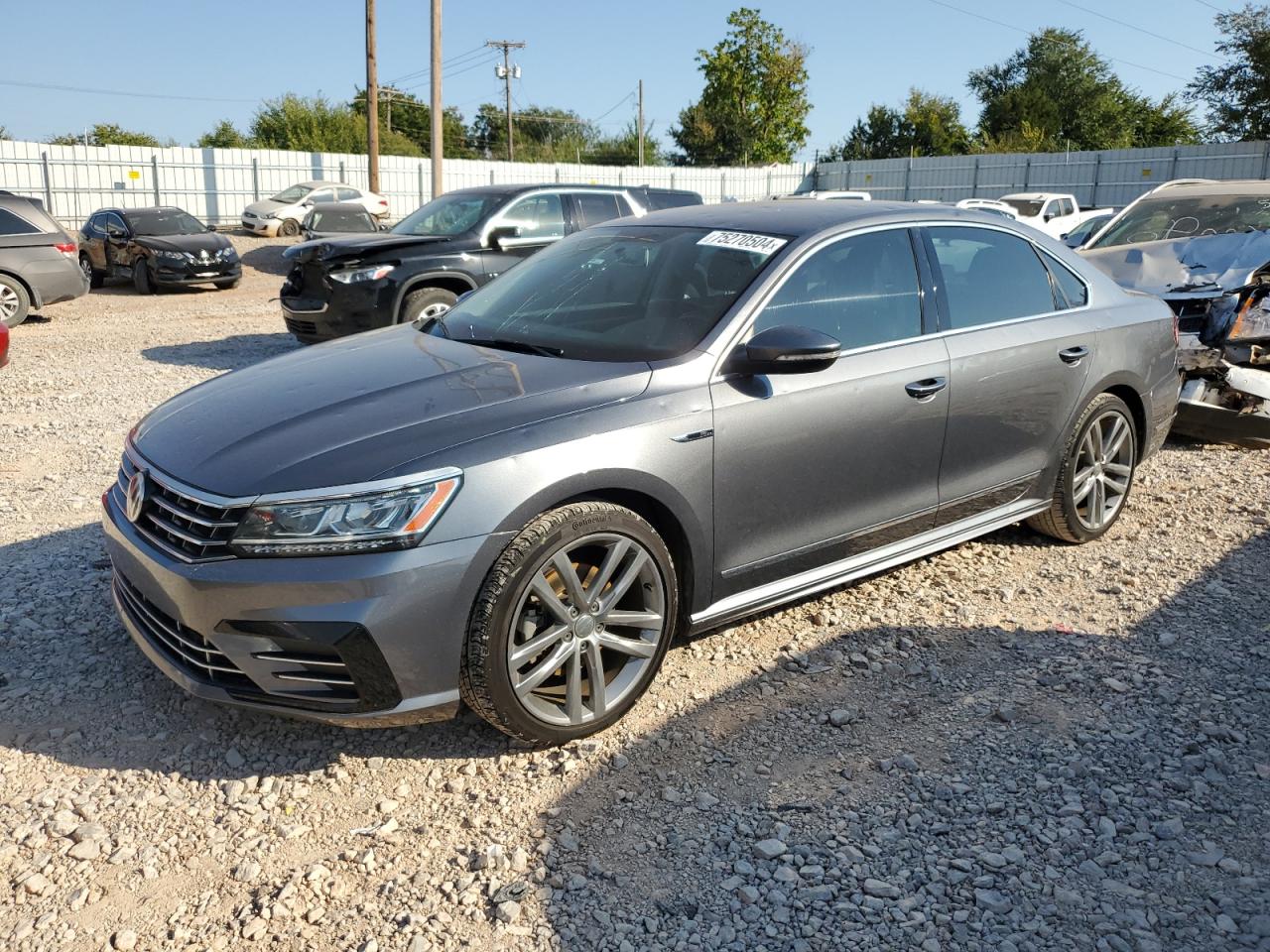 1VWDT7A34HC077780 2017 VOLKSWAGEN PASSAT - Image 1