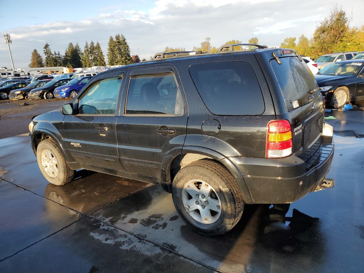 2007 Ford Escape - Image 2