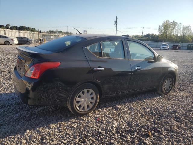 Седани NISSAN VERSA 2015 Чорний