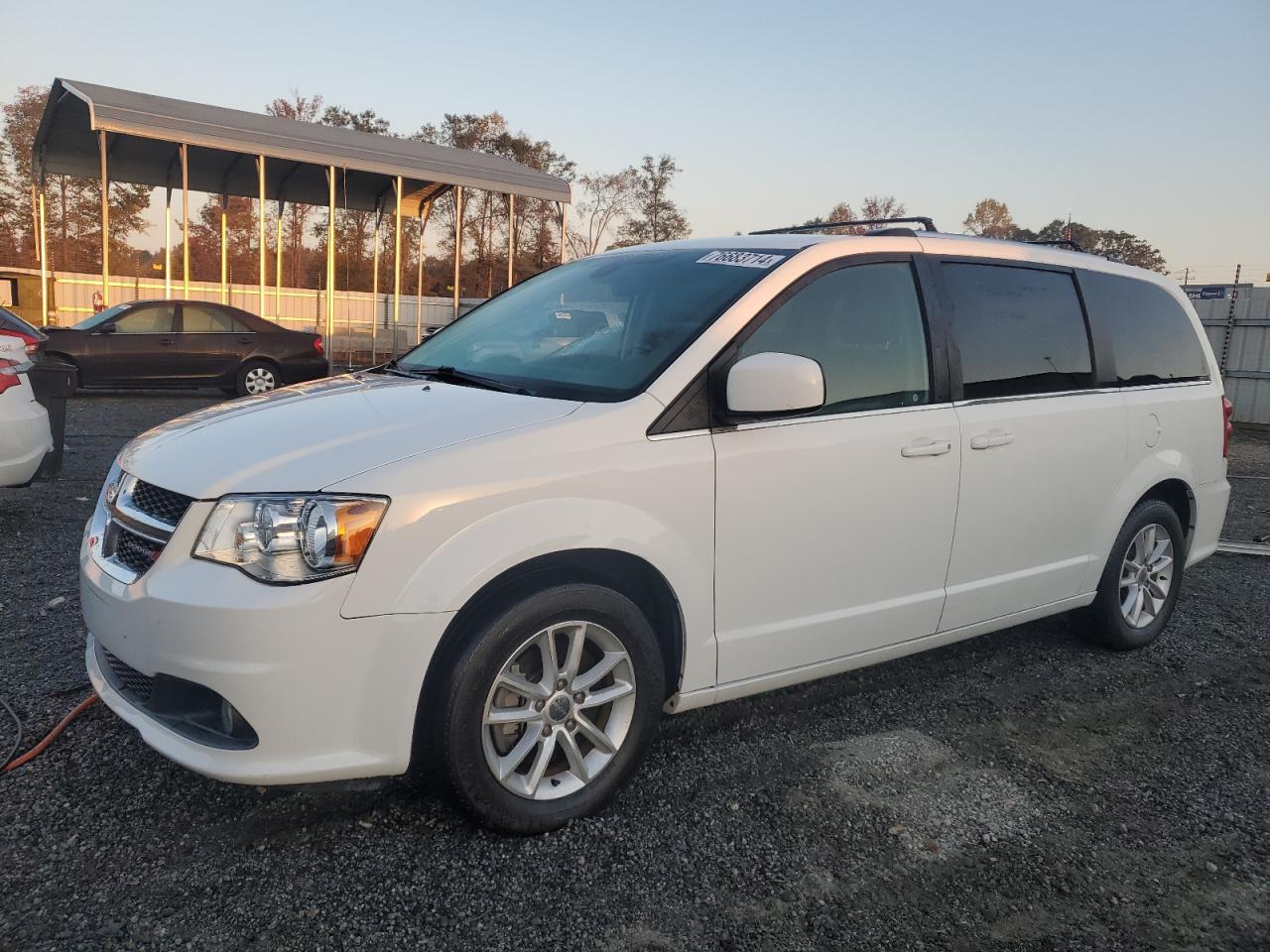 2019 Dodge Caravan - Image 1