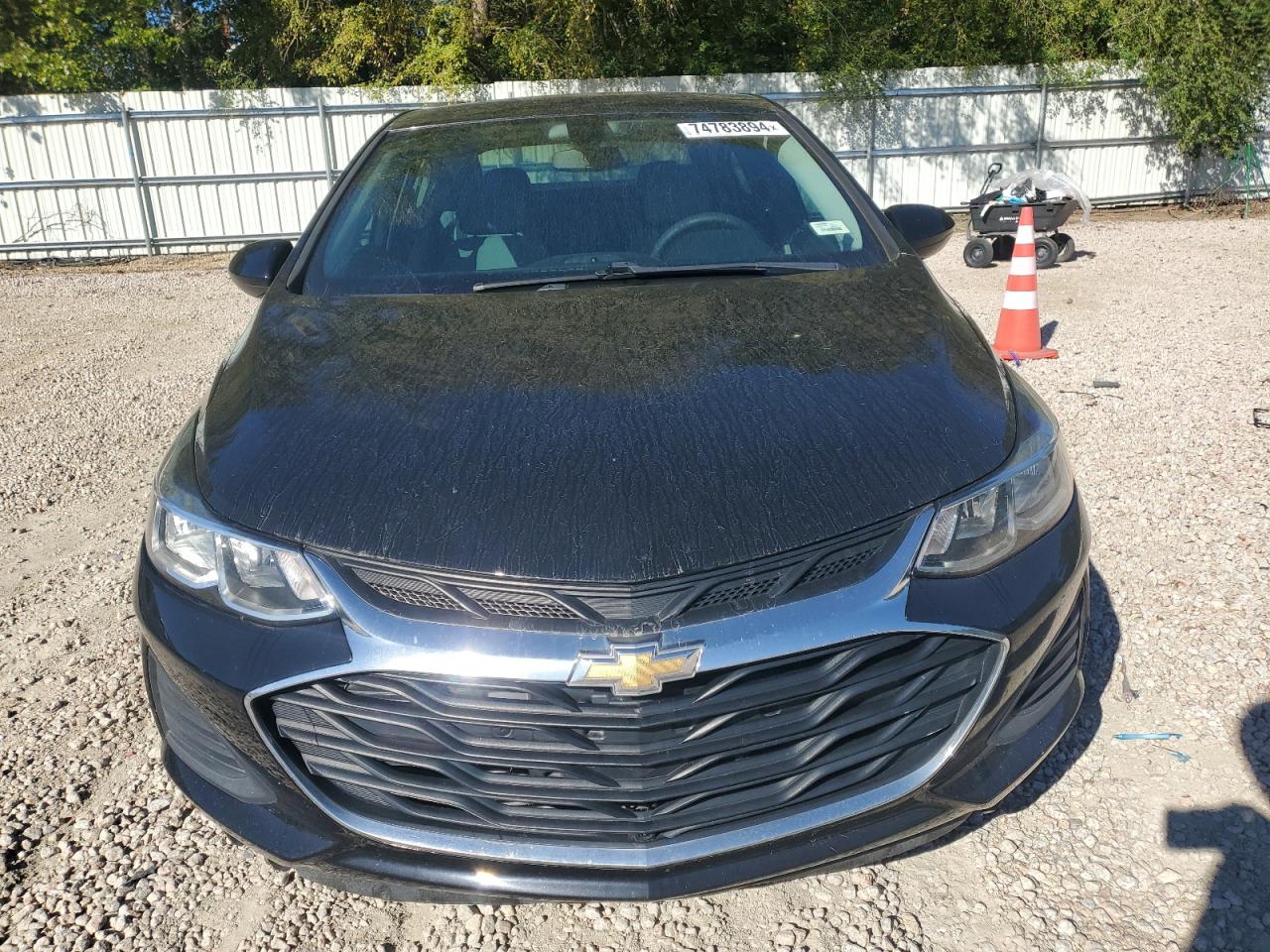 2019 Chevrolet Cruze - Image 5