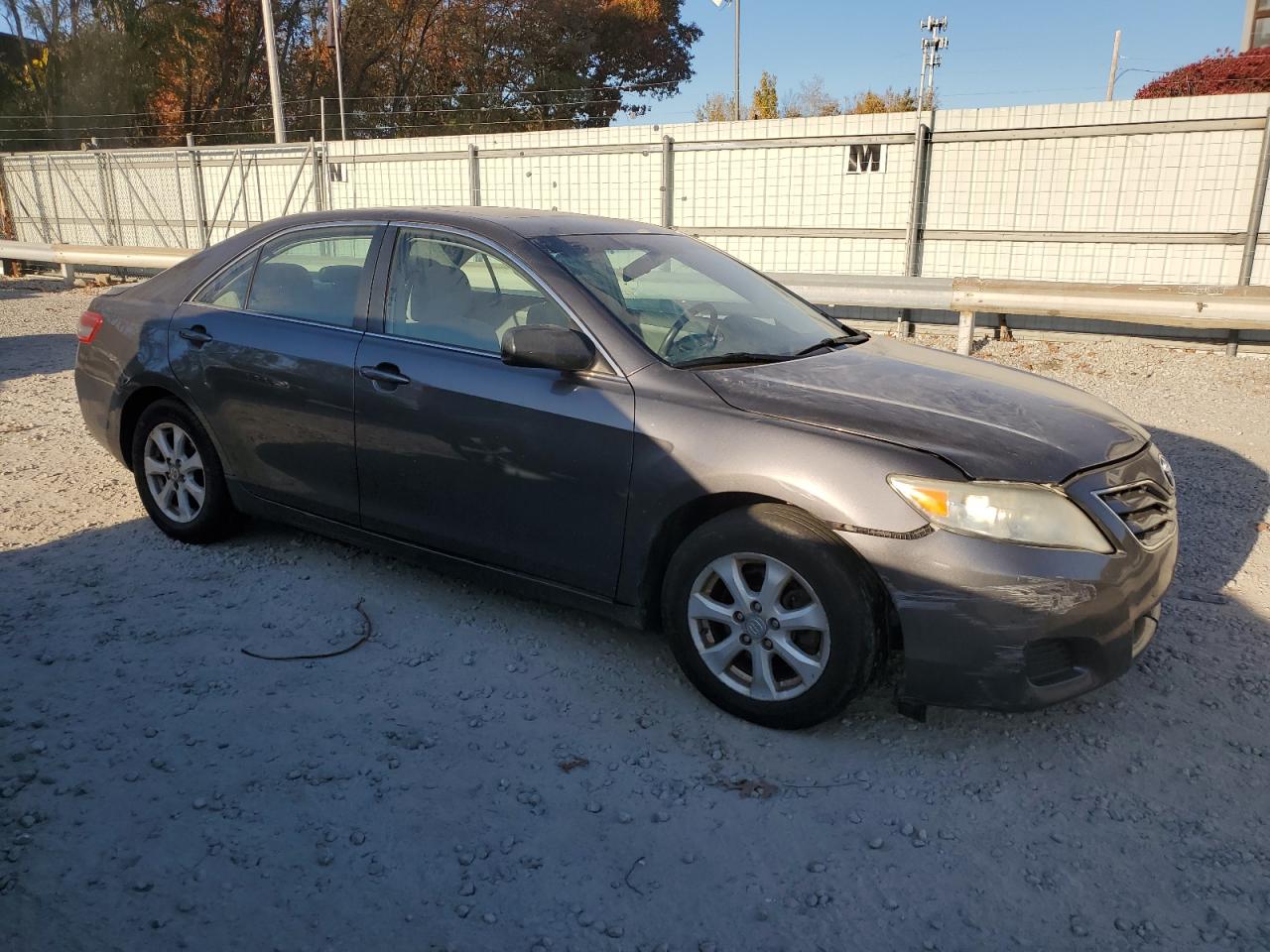 2011 Toyota Camry - Image 4