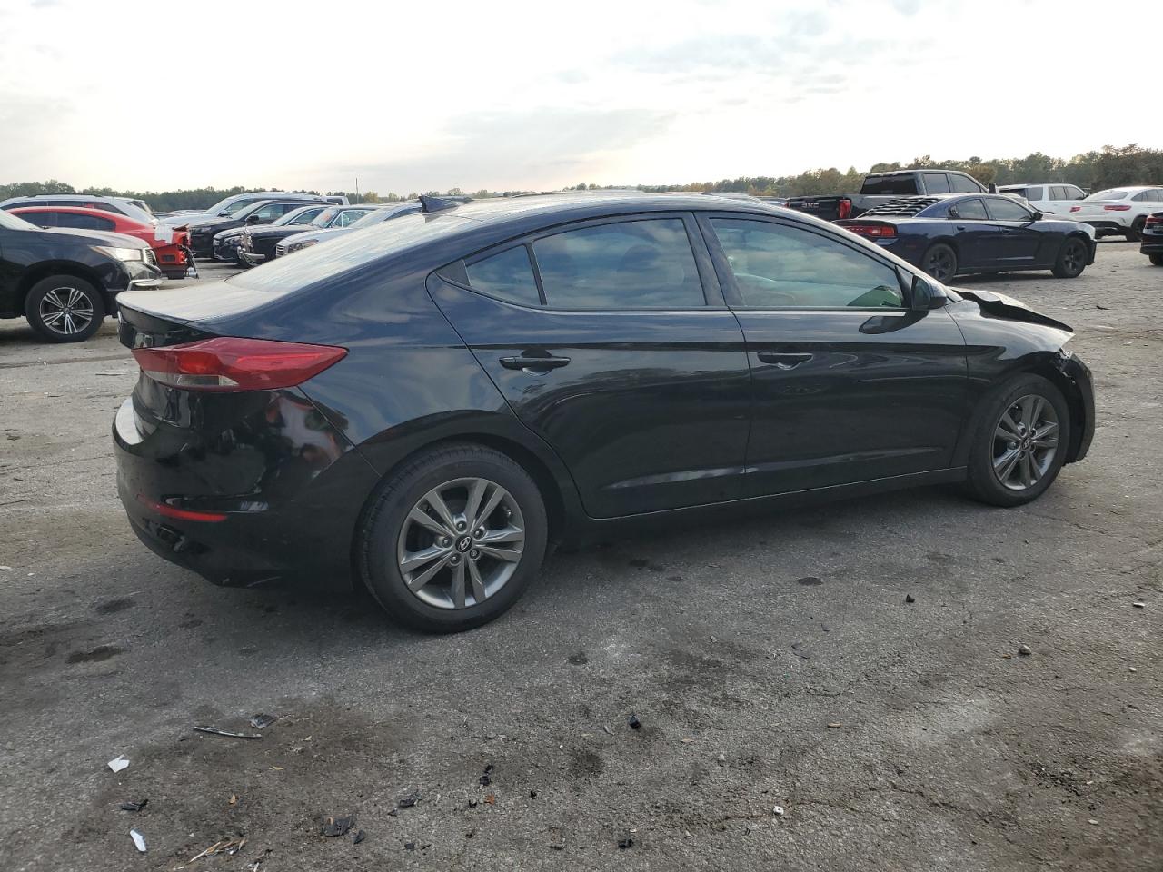 2017 Hyundai Elantra - Image 3