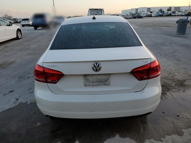  VOLKSWAGEN PASSAT 2015 Белый