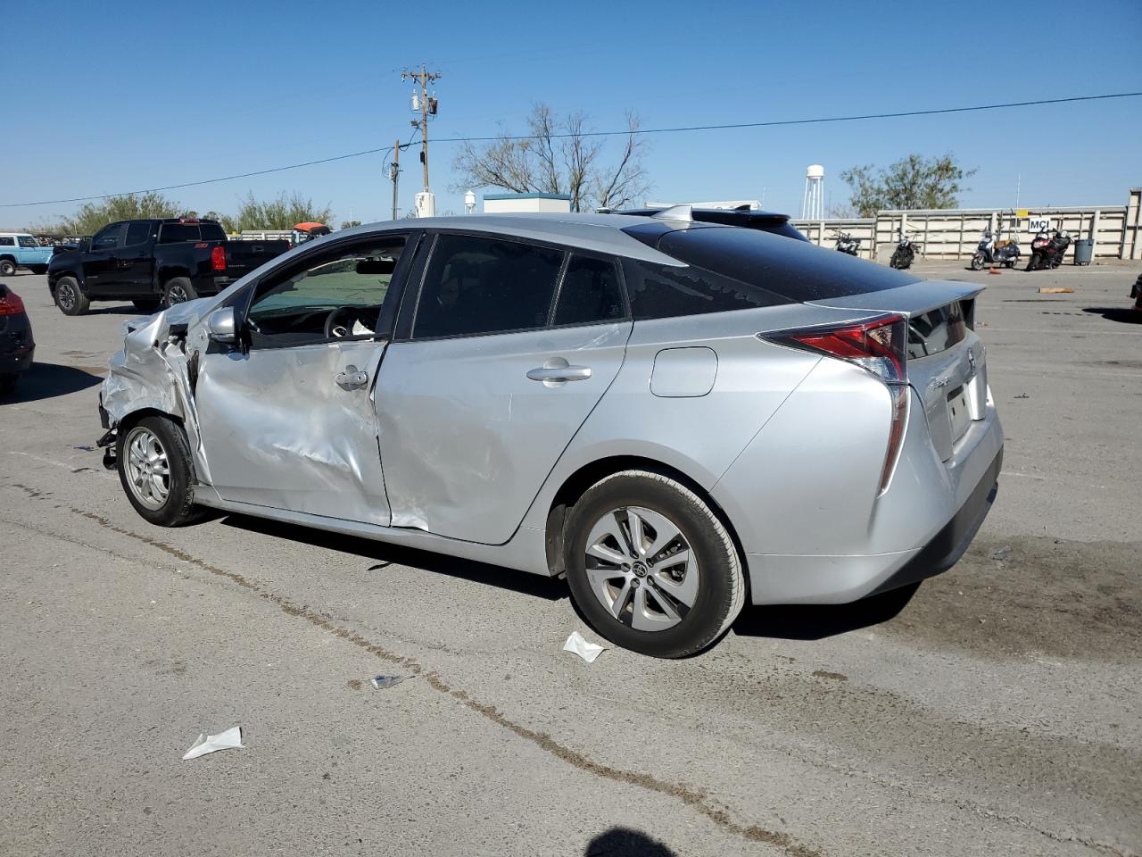 2016 Toyota Prius - Image 2