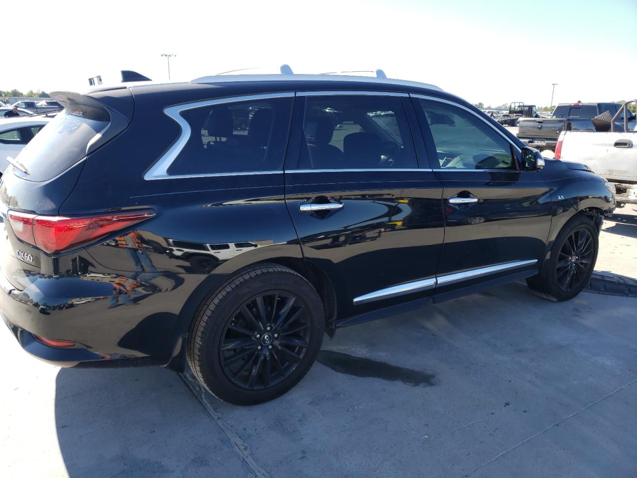 2018 Infiniti QX60 - Image 3