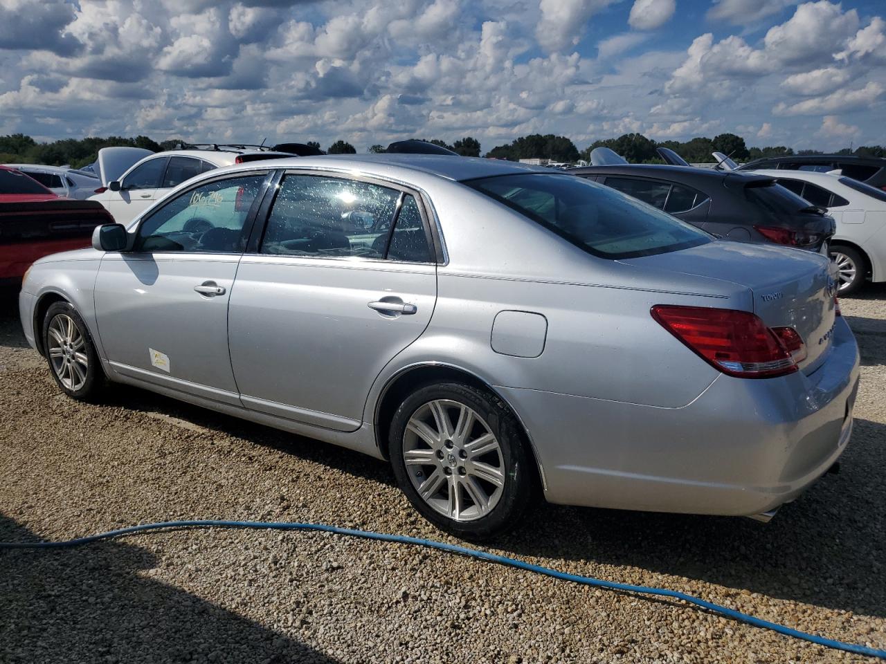 2007 Toyota Avalon - Image 2