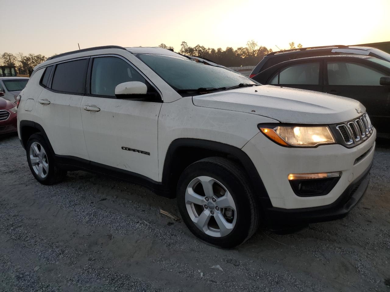 VIN 3C4NJDBB4LT145526 2020 JEEP COMPASS no.4