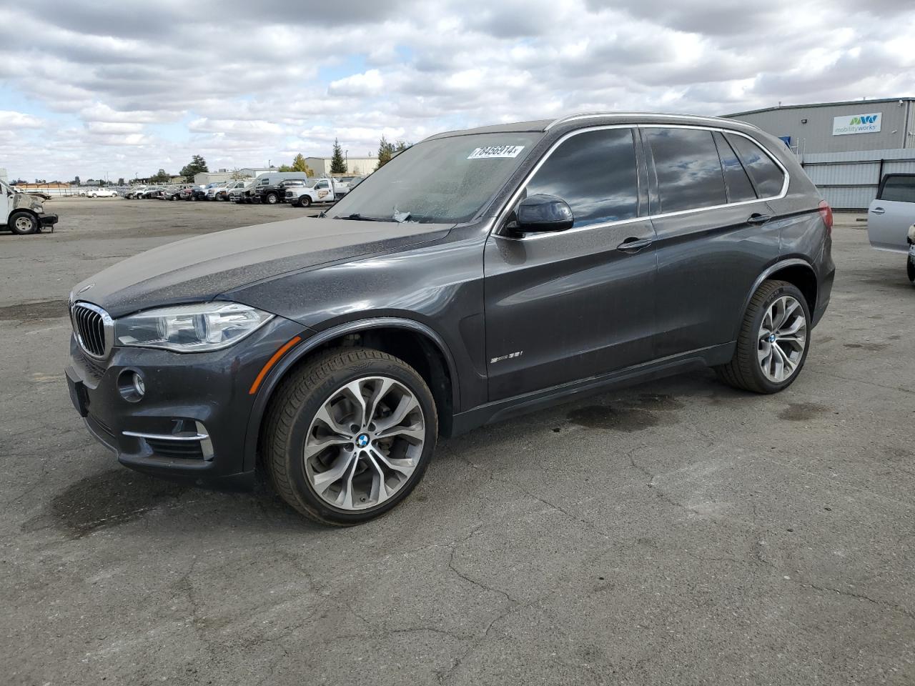 VIN 5UXKR2C56G0R70087 2016 BMW X5 no.1