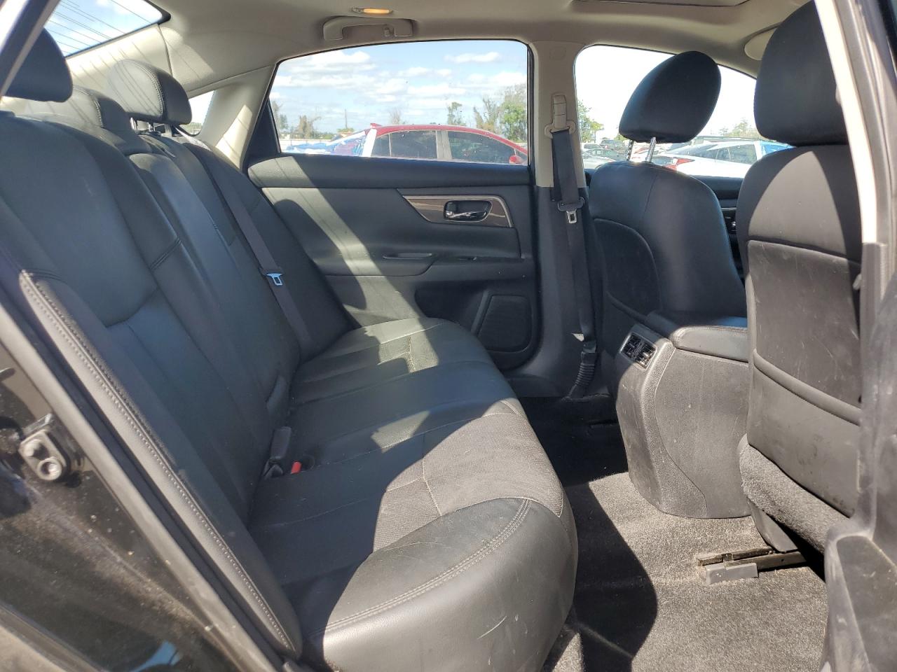 2015 Nissan Altima - Image 10