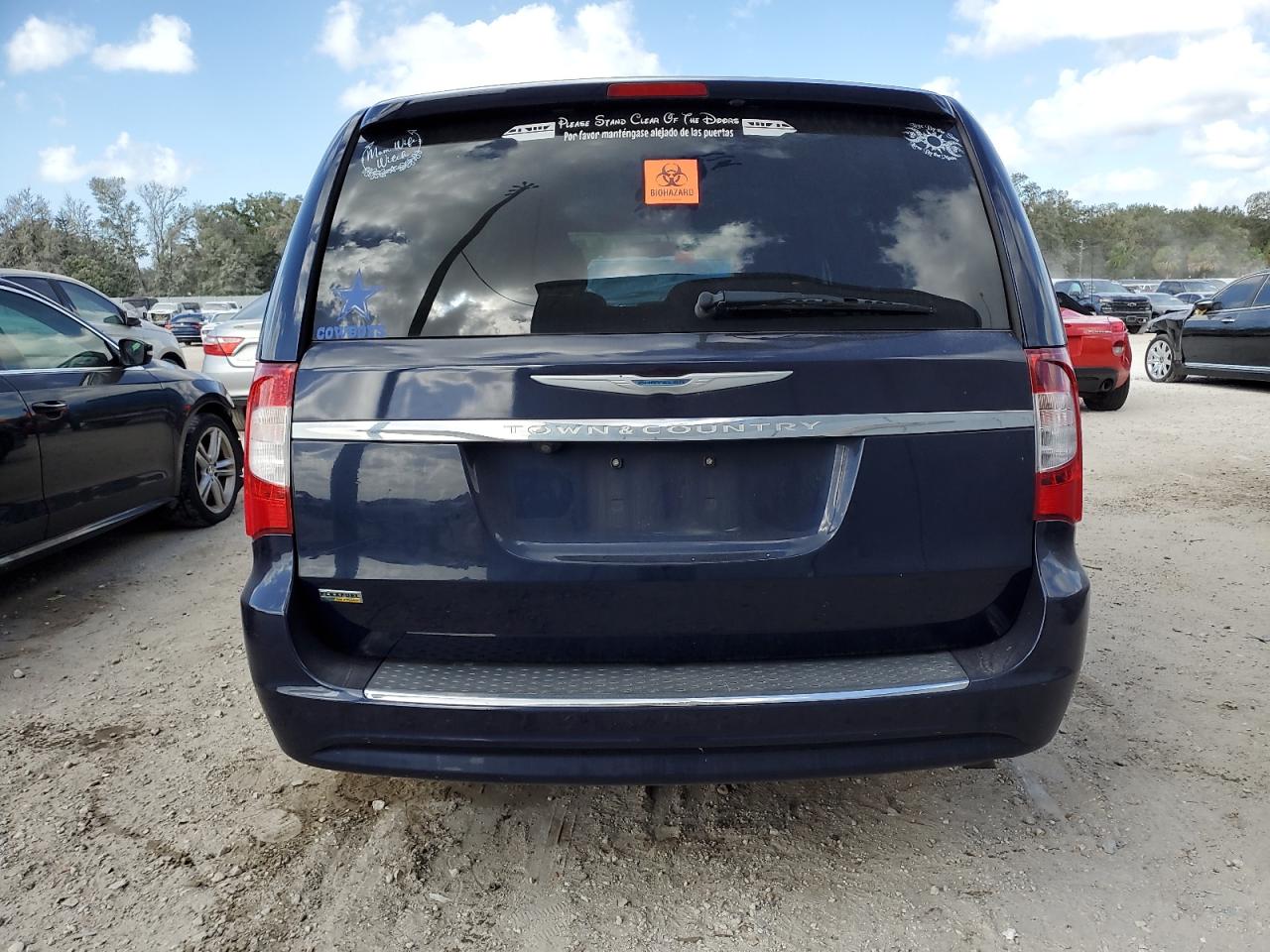 2016 Chrysler Town & Country - Image 6