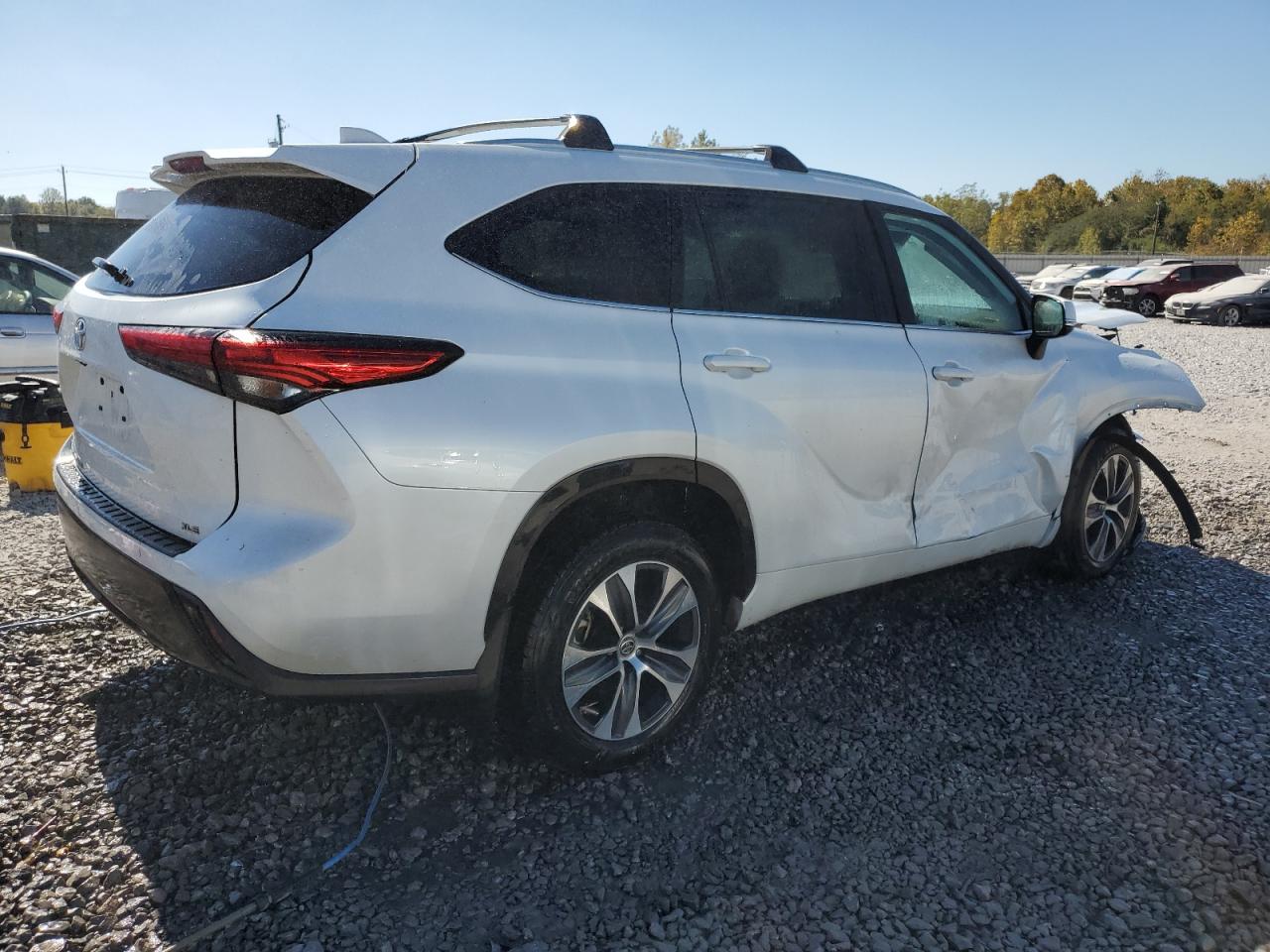 2022 Toyota Highlander - Image 3