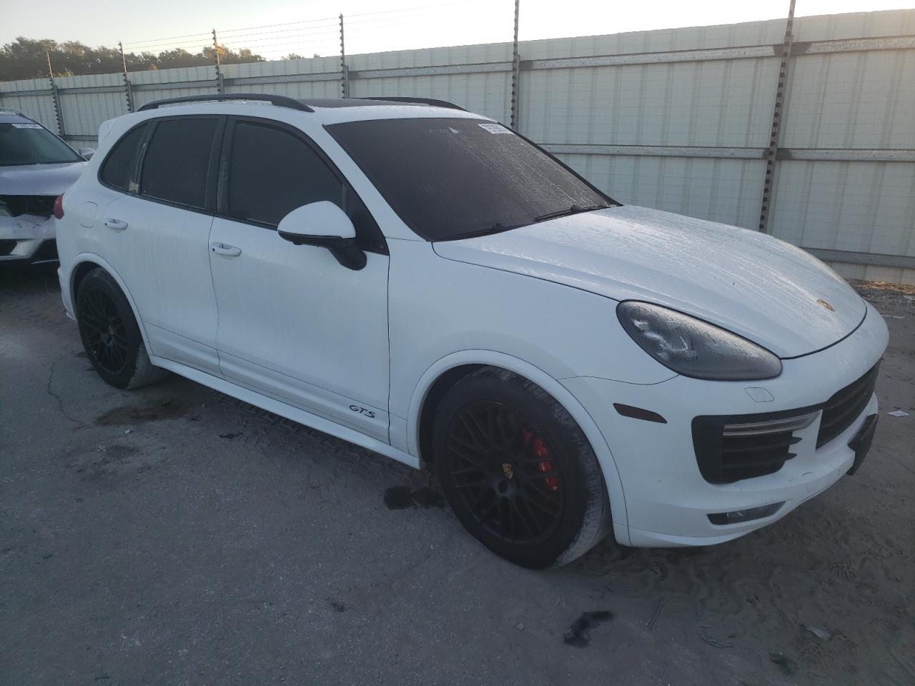 VIN WP1AD2A29HLA83277 2017 PORSCHE CAYENNE no.4