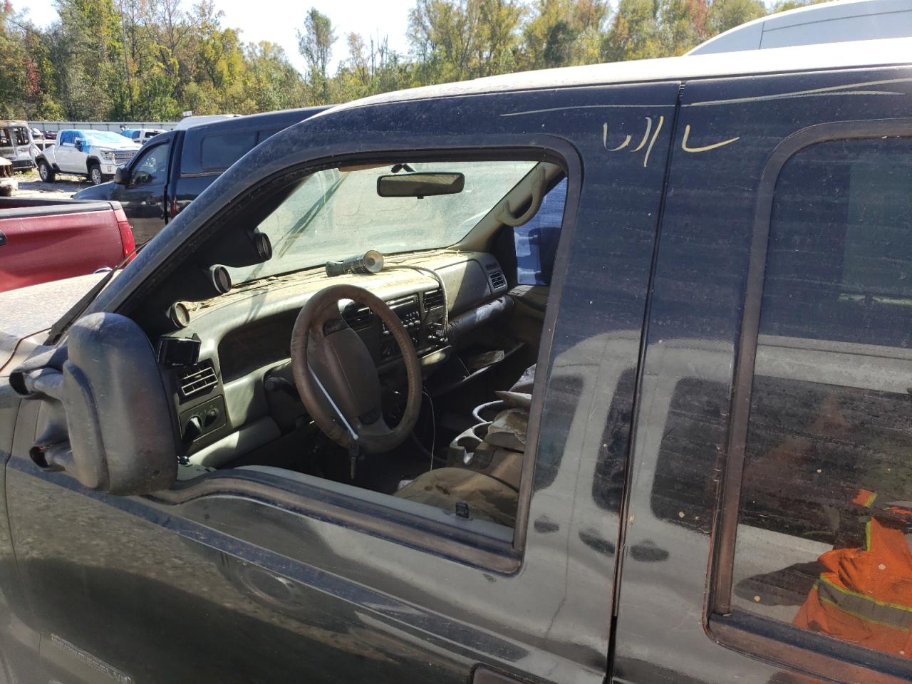 2001 Ford F250 - Image 12