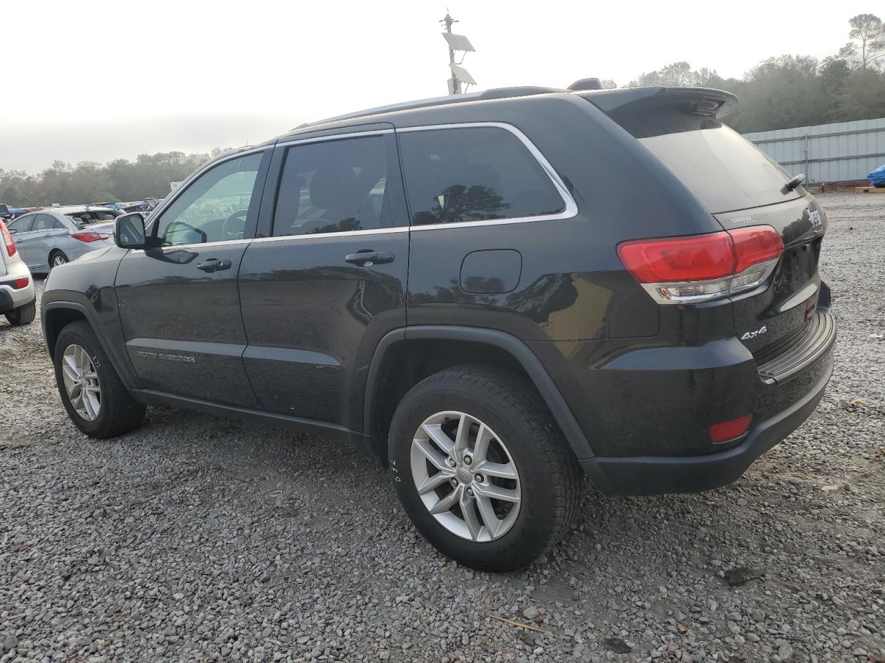 2018 Jeep Grand Cherokee - Image 2