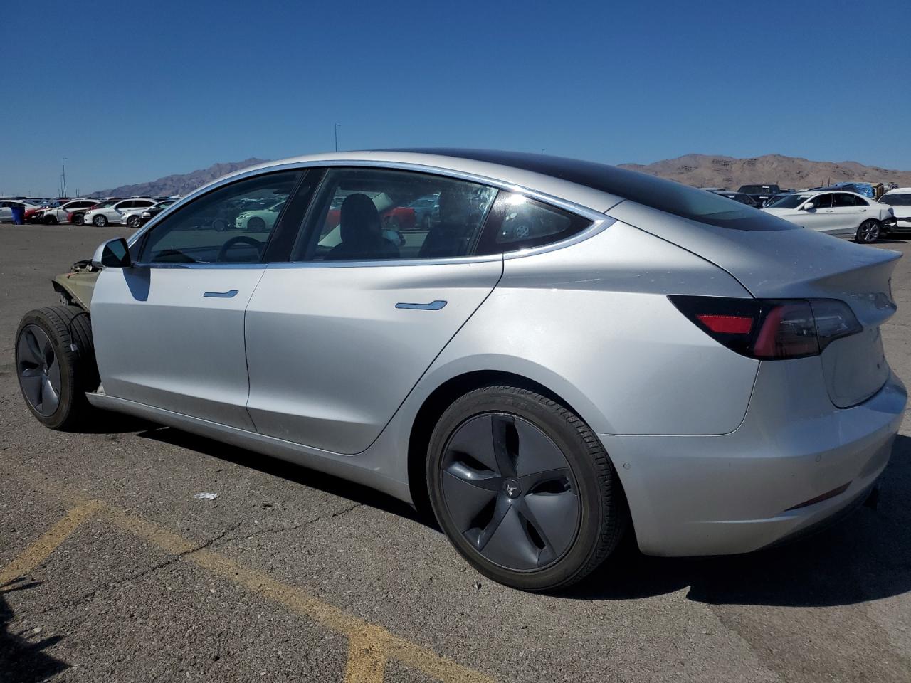 5YJ3E1EA2JF078532 2018 Tesla Model 3