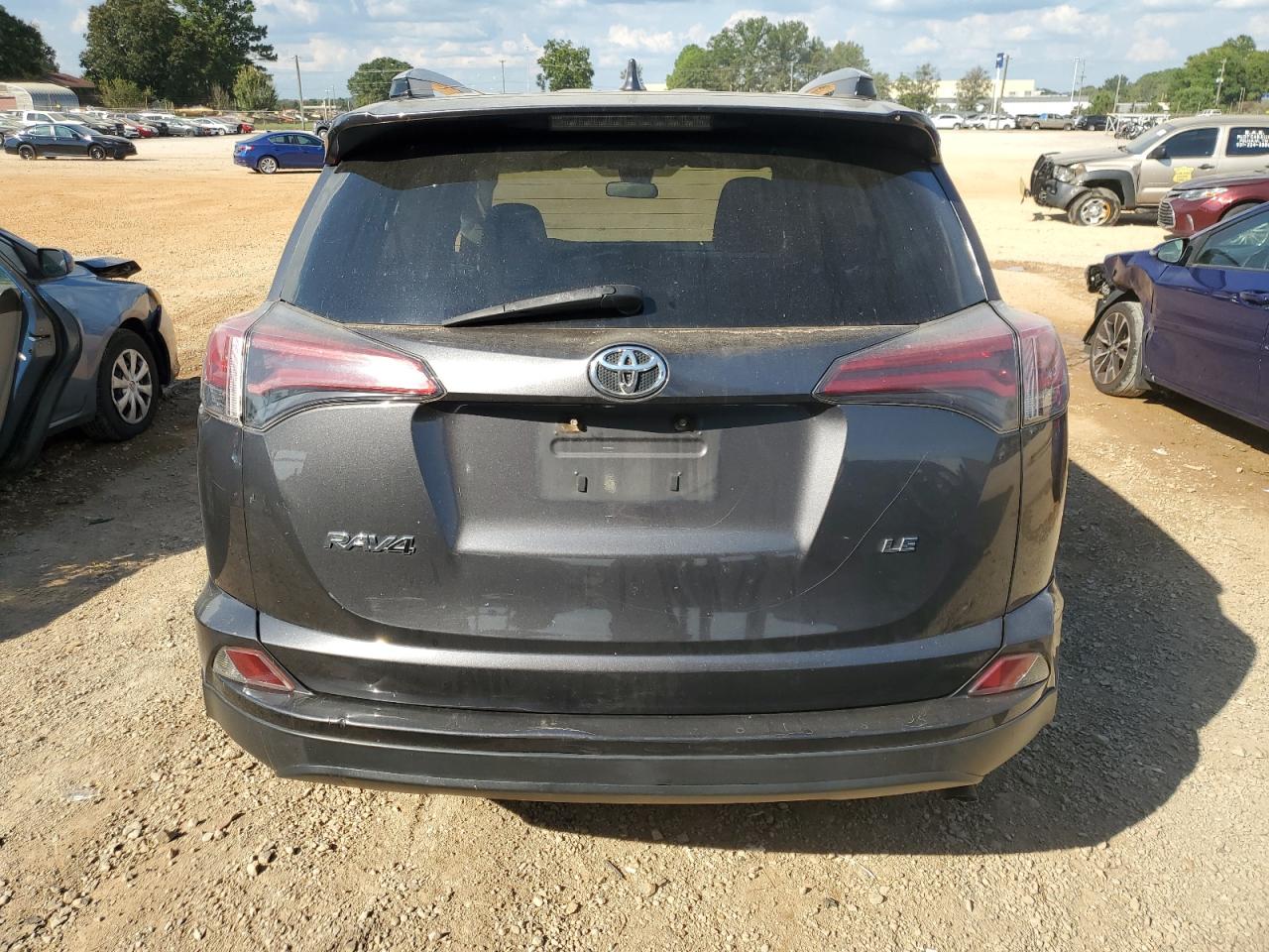 2018 Toyota Rav4 Le VIN: JTMZFREV7JJ195623 Lot: 74766274