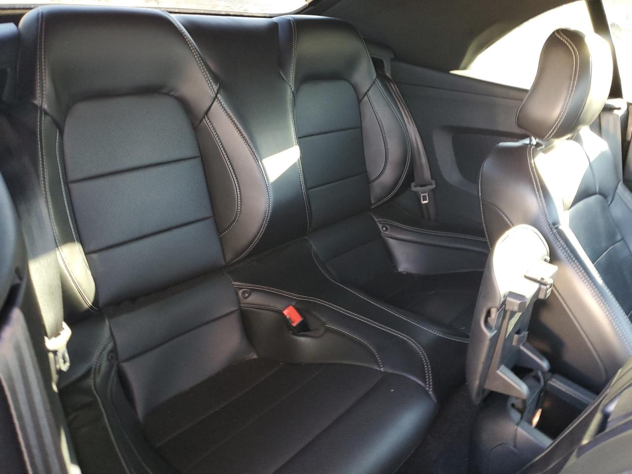 2019 Ford Mustang - Image 10