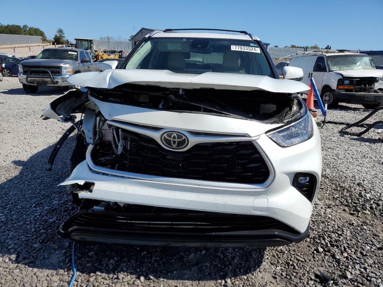 2022 Toyota Highlander - Image 5