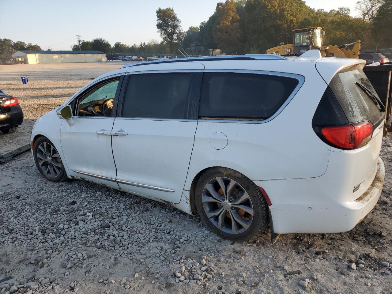 2C4RC1GG3HR805340 2017 CHRYSLER PACIFICA - Image 2