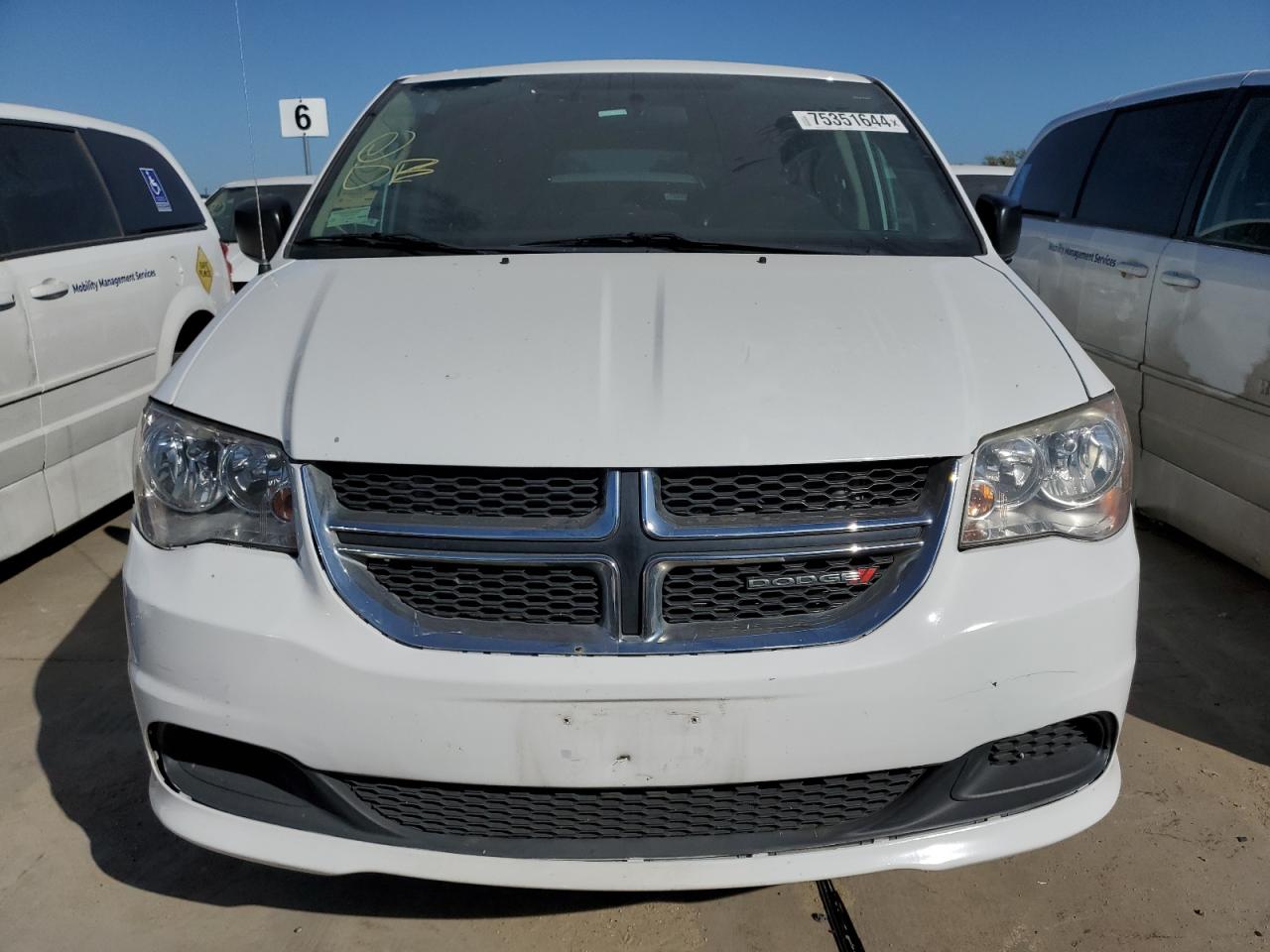 2017 Dodge Caravan - Image 5