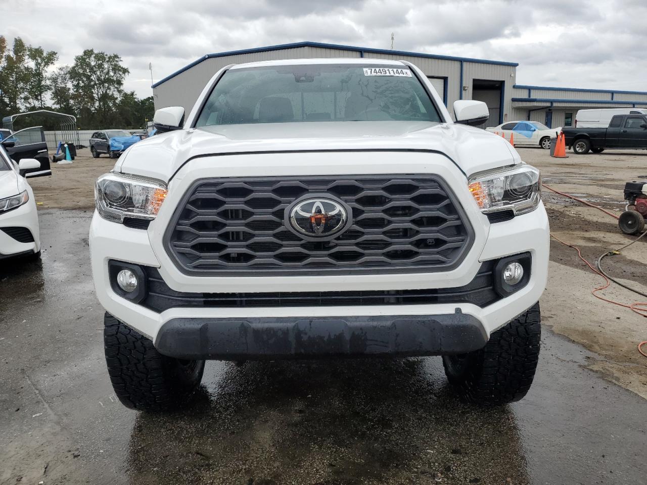 2020 Toyota Tacoma - Image 5