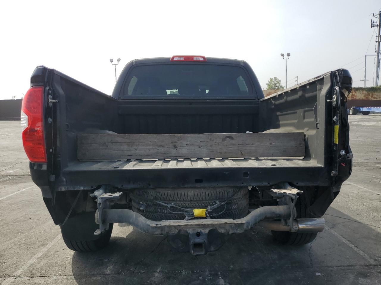 5TFDW5F13HX594258 2017 Toyota Tundra Crewmax Sr5