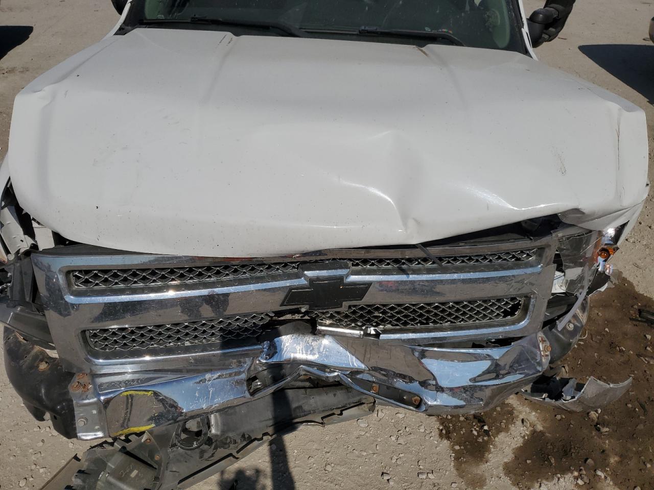 2012 Chevrolet Silverado - Image 11