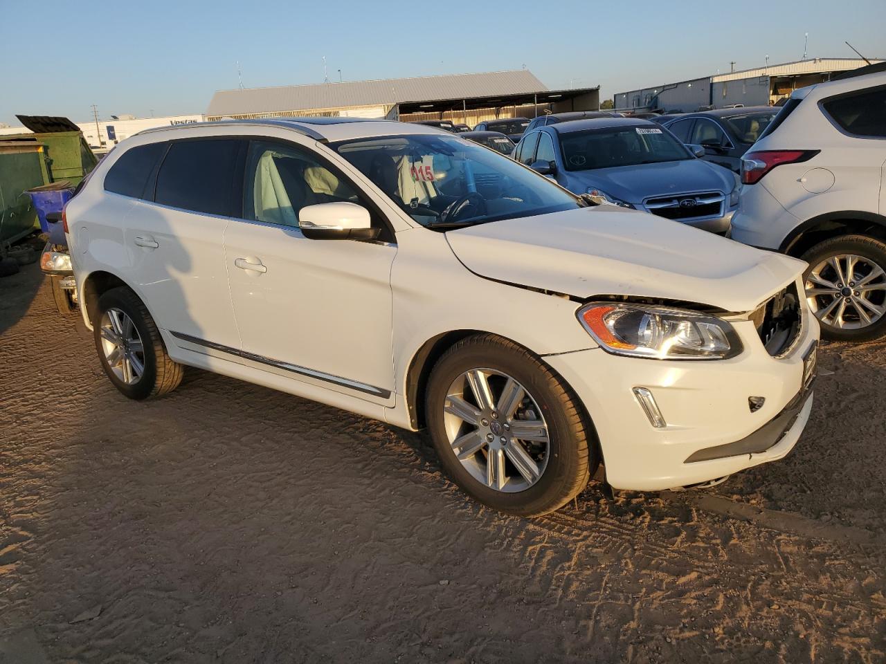2017 Volvo XC60 - Image 4