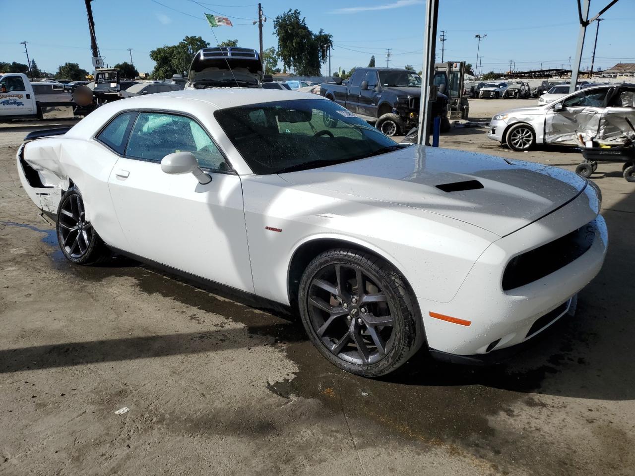 2019 Dodge Challenger - Image 4