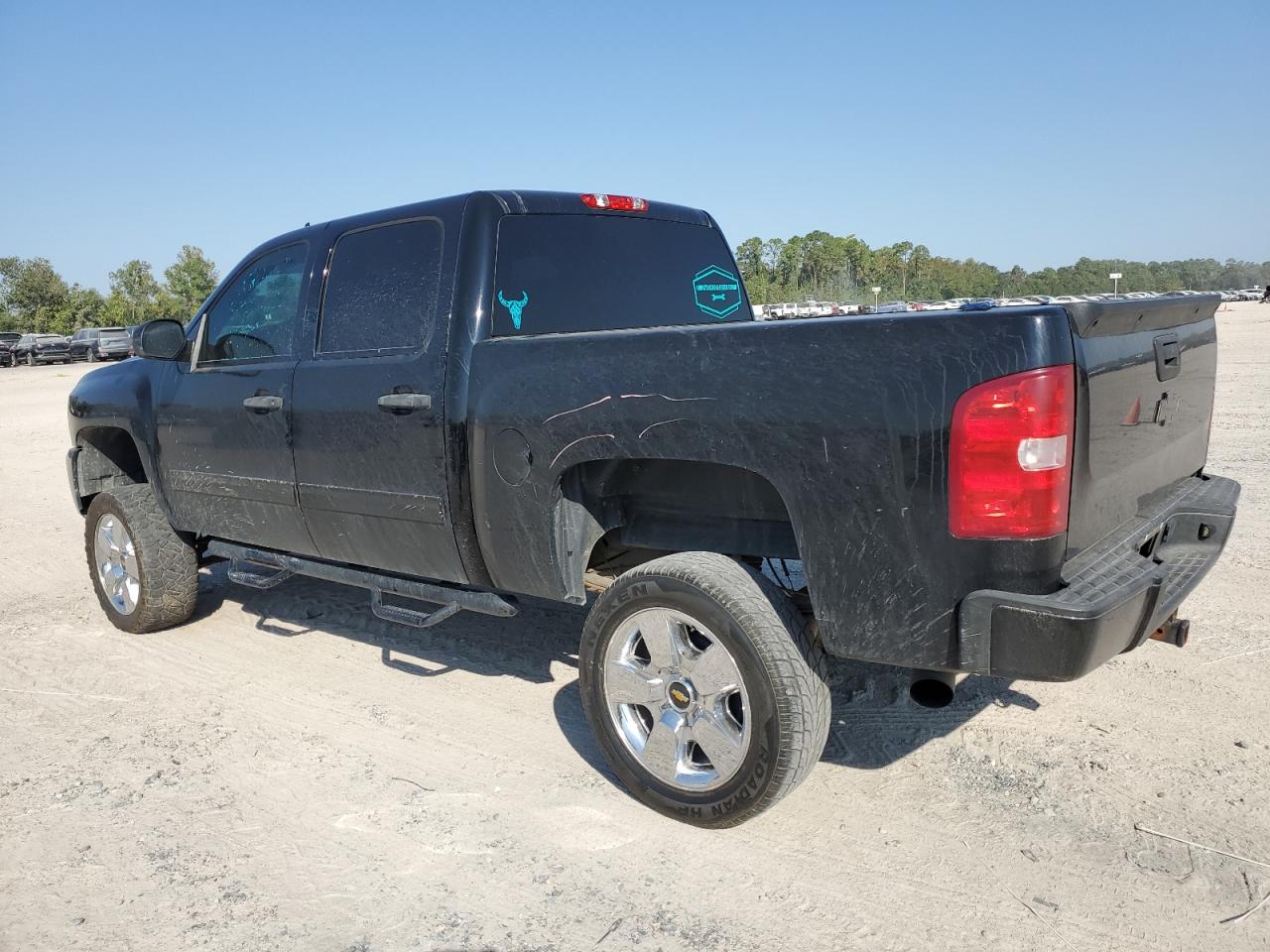 2010 Chevrolet Silverado - Image 2
