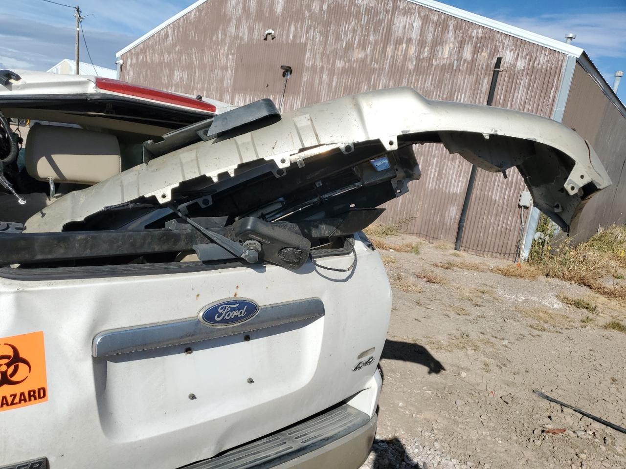 2010 Ford Explorer - Image 13