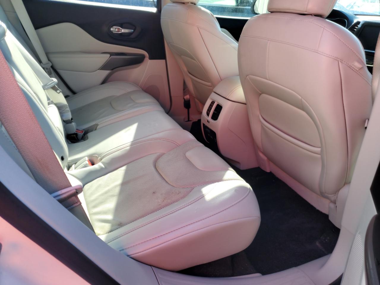 2019 Jeep Grand Cherokee - Image 11