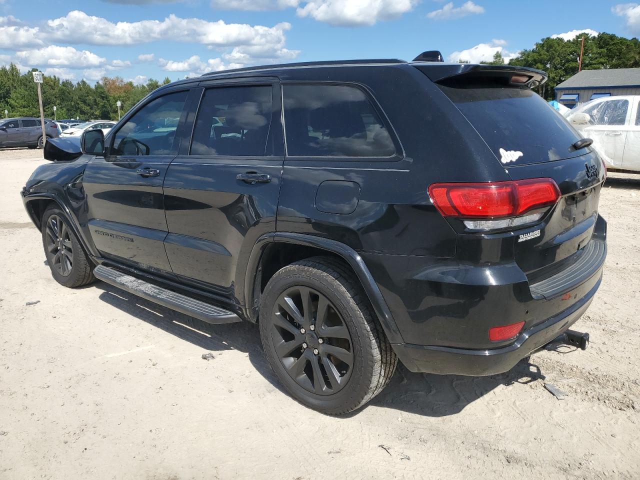 2018 Jeep Grand Cherokee - Image 2