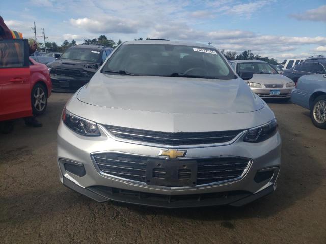 Sedans CHEVROLET MALIBU 2016 Srebrny