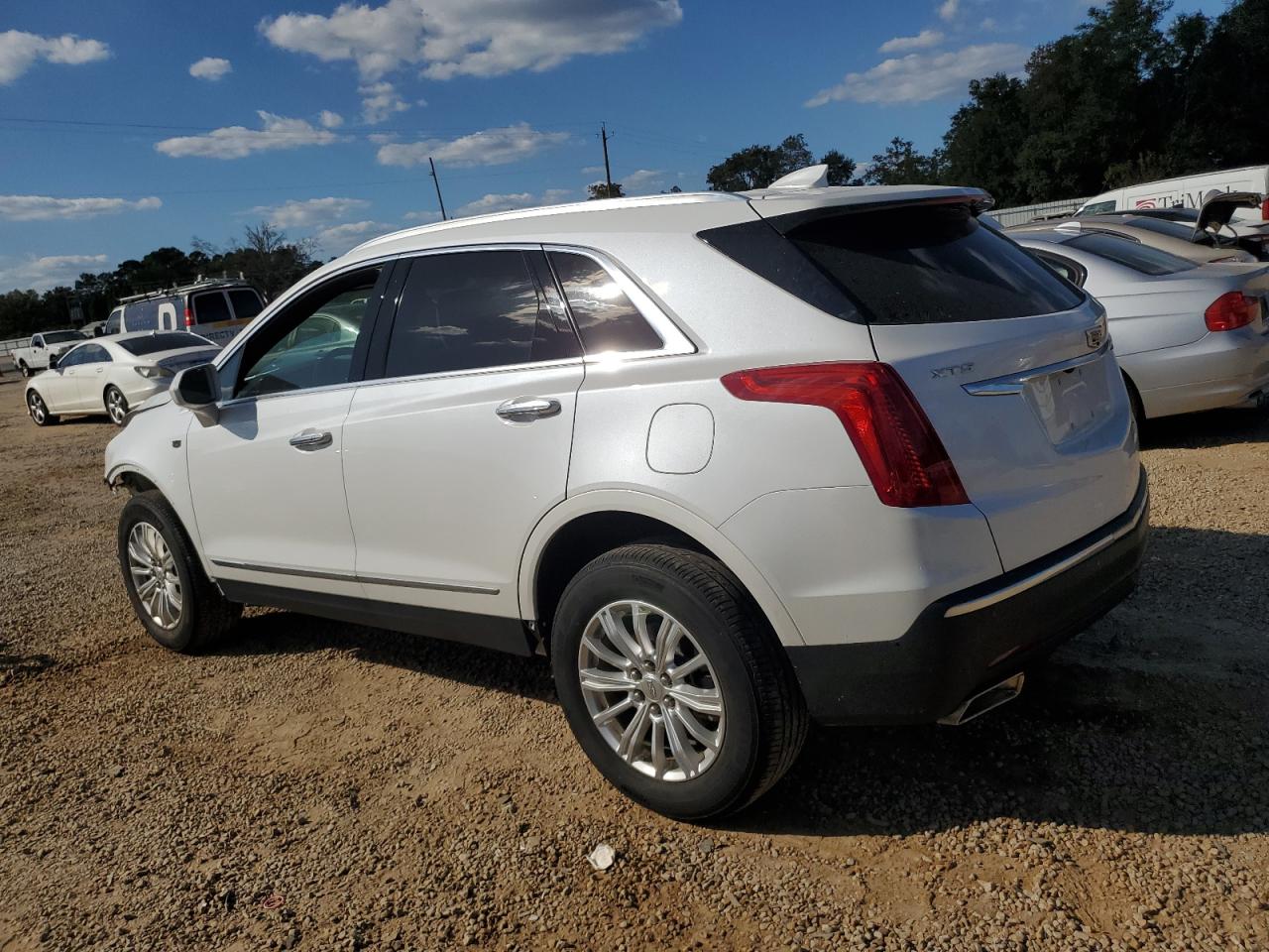 2019 Cadillac XT5 - Image 2