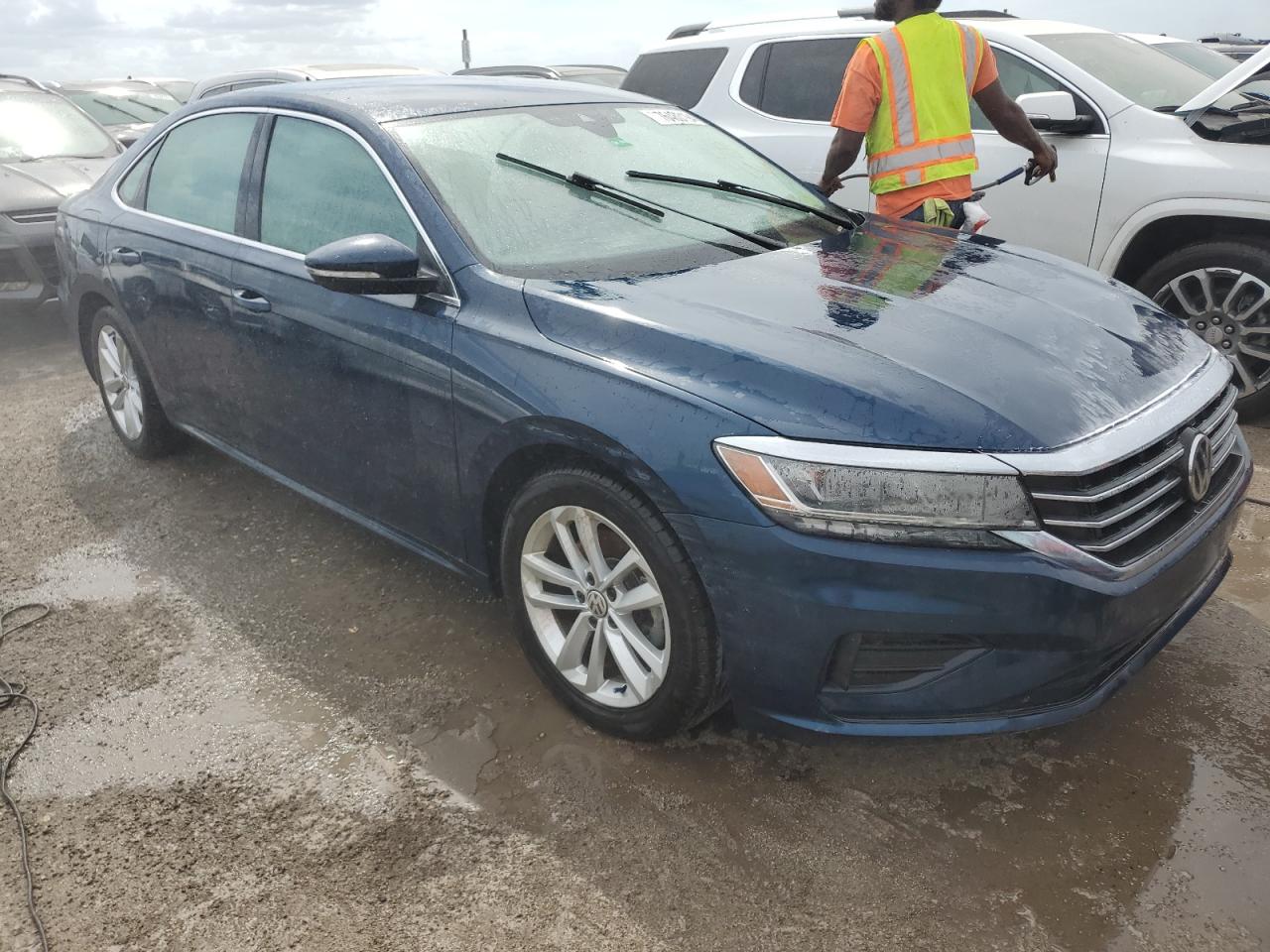 2020 Volkswagen Passat - Image 4