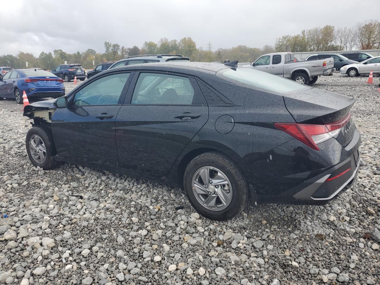 2024 Hyundai Elantra - Image 2