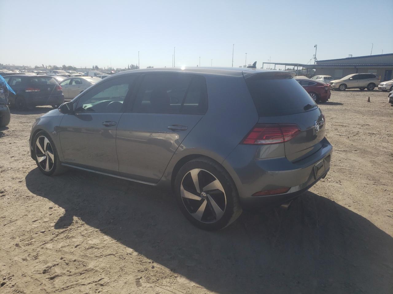 3VWG57AU6KM032121 2019 VOLKSWAGEN GOLF - Image 2