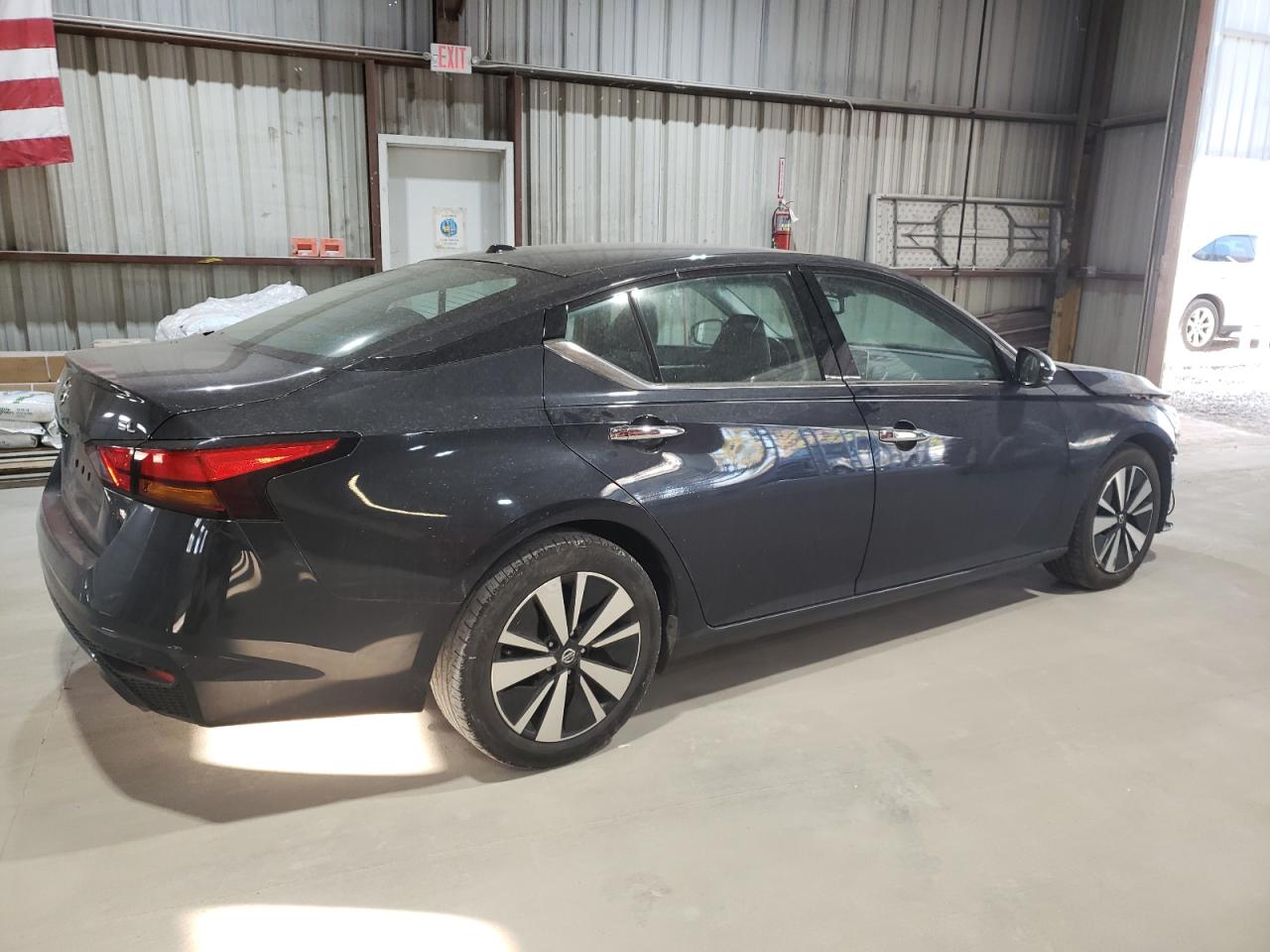 2019 Nissan Altima - Image 3