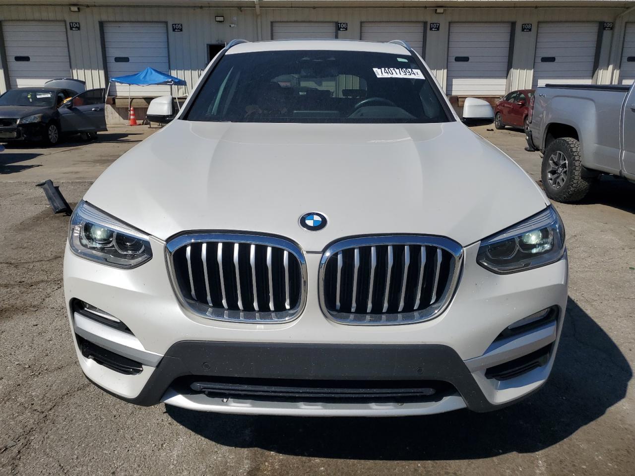 VIN 5UXTR9C50JLC68630 2018 BMW X3 no.5