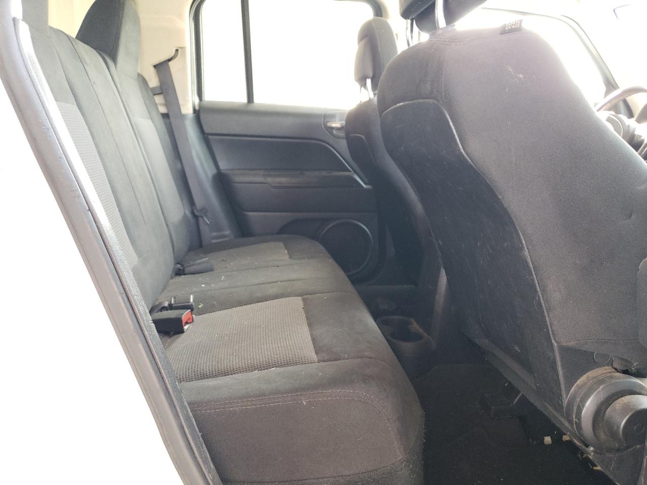2017 Jeep Liberty (Patriot) - Image 11
