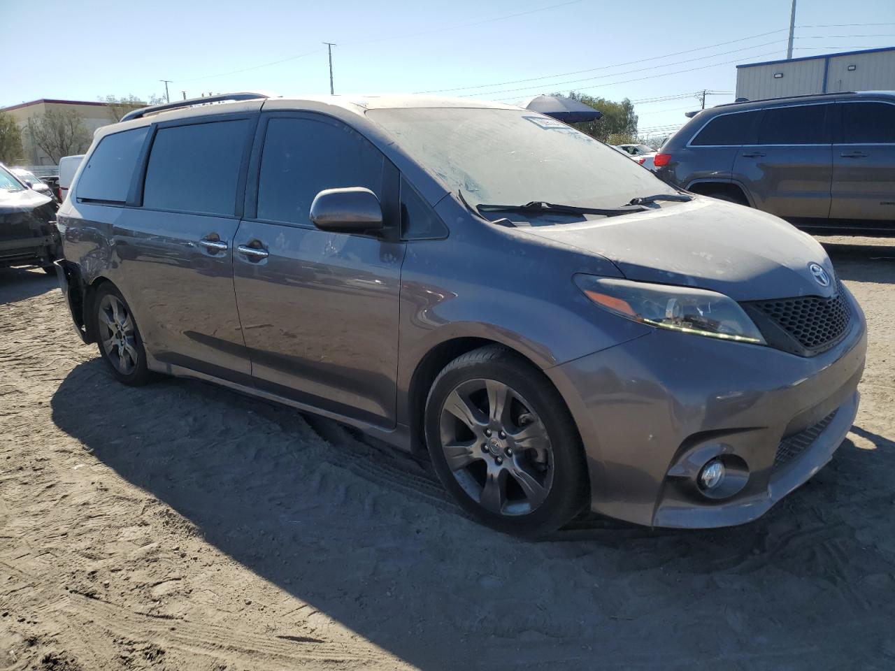 VIN 5TDXK3DC2FS673148 2015 TOYOTA SIENNA no.4