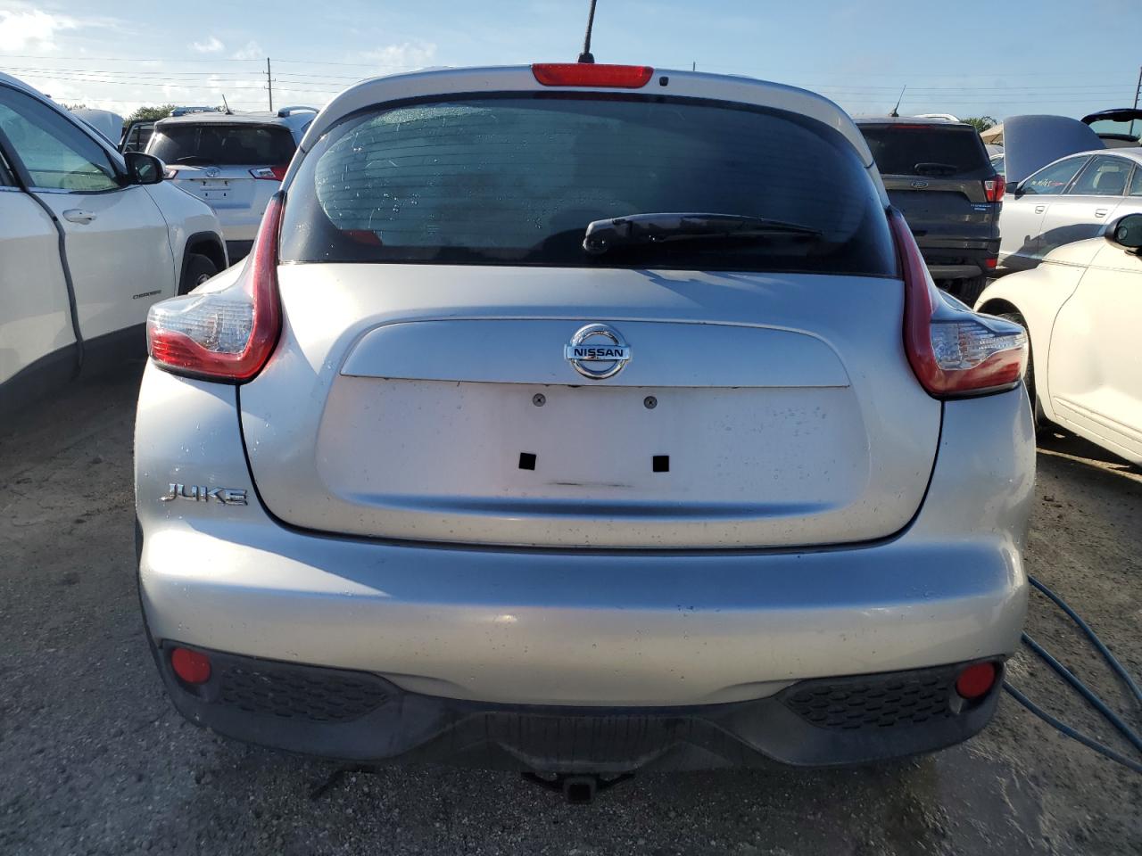 2015 Nissan Juke S VIN: JN8AF5MR5FT505911 Lot: 74924014