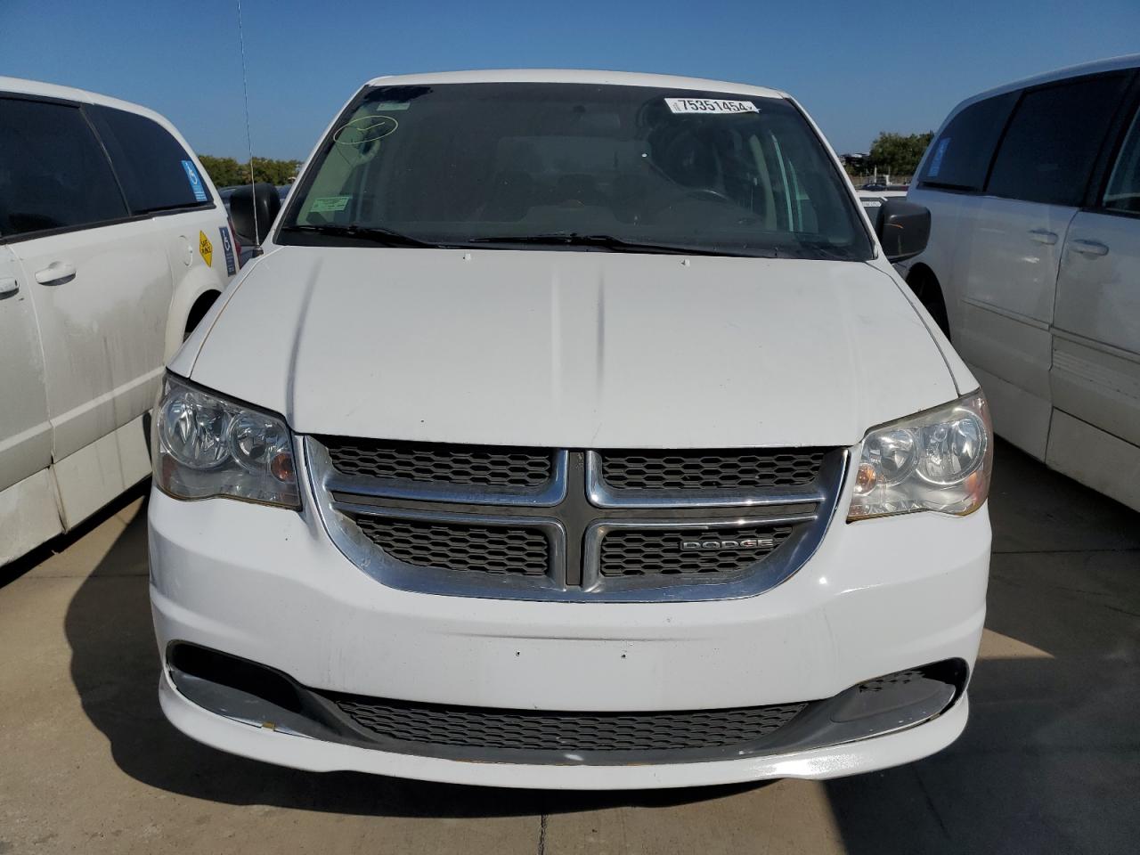 2017 Dodge Caravan - Image 5