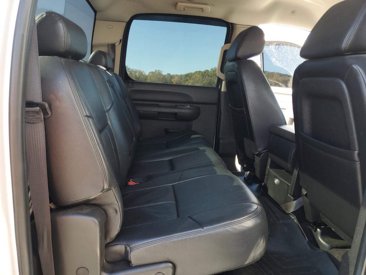 2012 Chevrolet Silverado - Image 10
