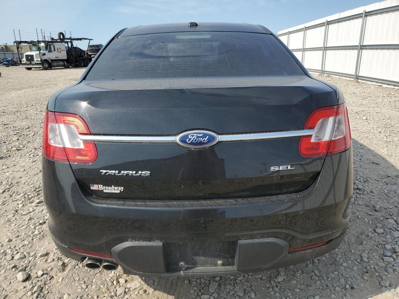 1FAHP2EW0BG114278 2011 Ford Taurus Sel