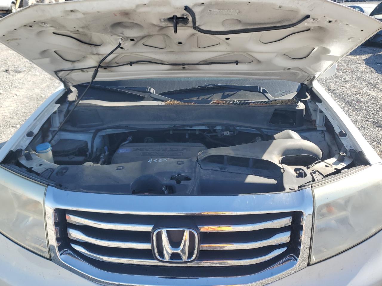 2015 Honda Pilot - Image 13