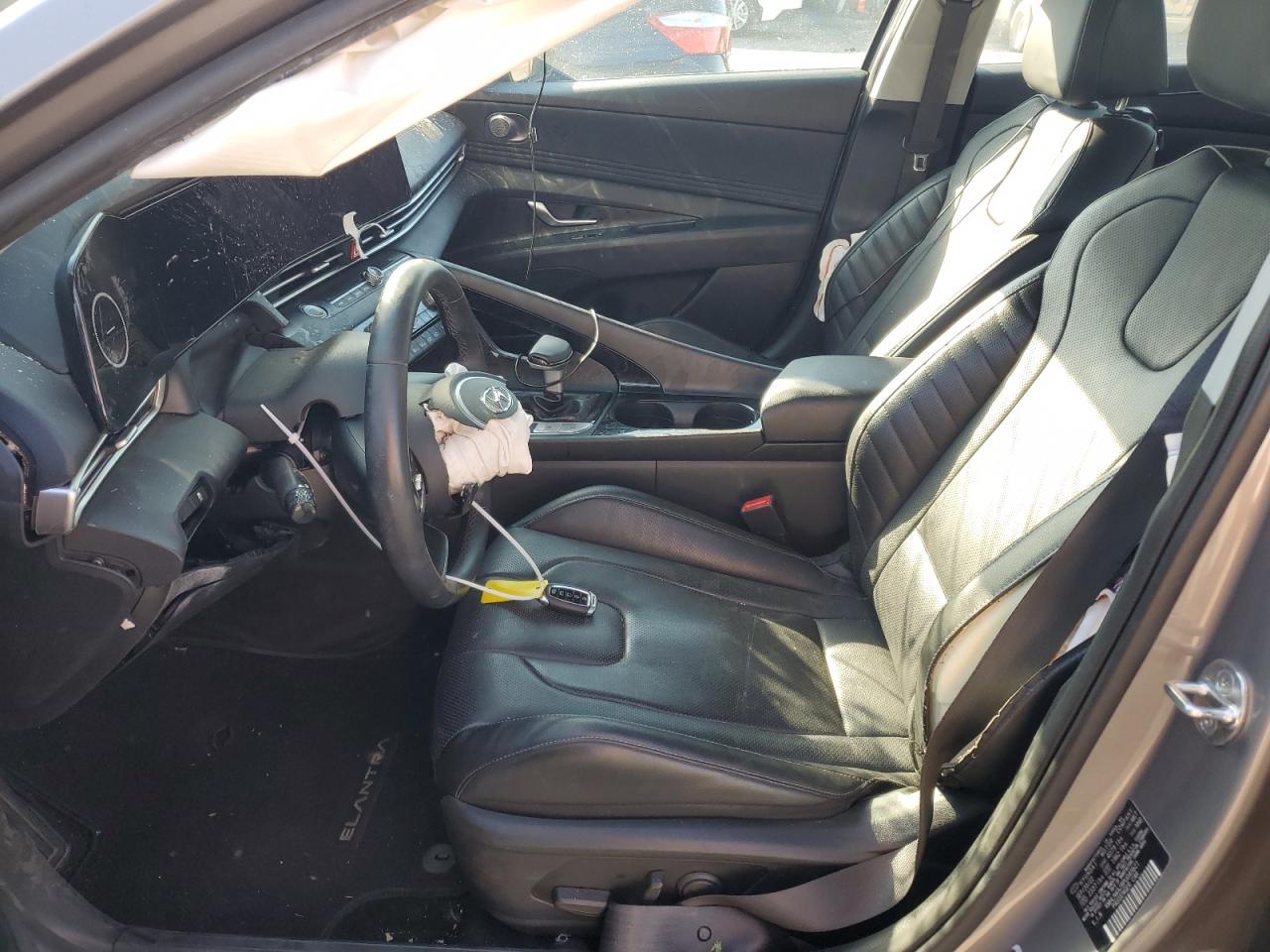 2023 Hyundai Elantra - Image 7