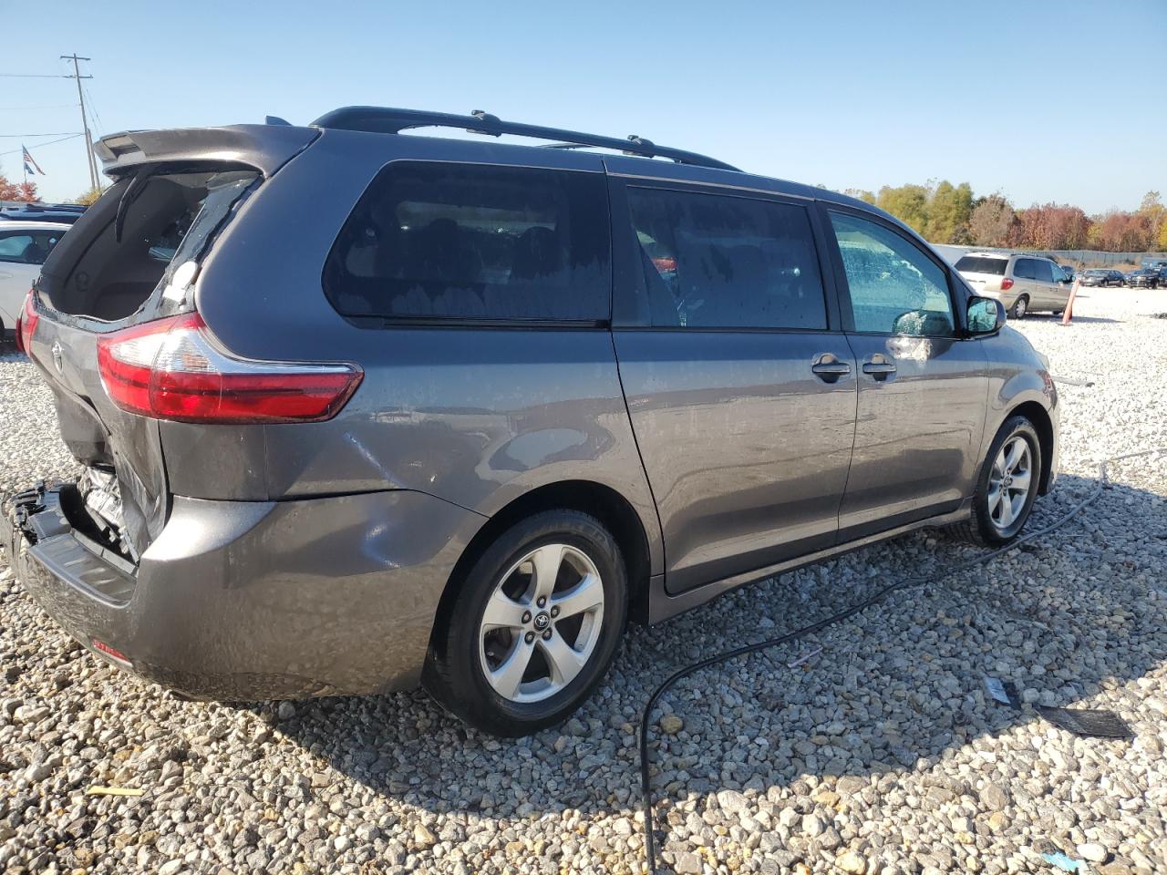 2018 Toyota Sienna - Image 3